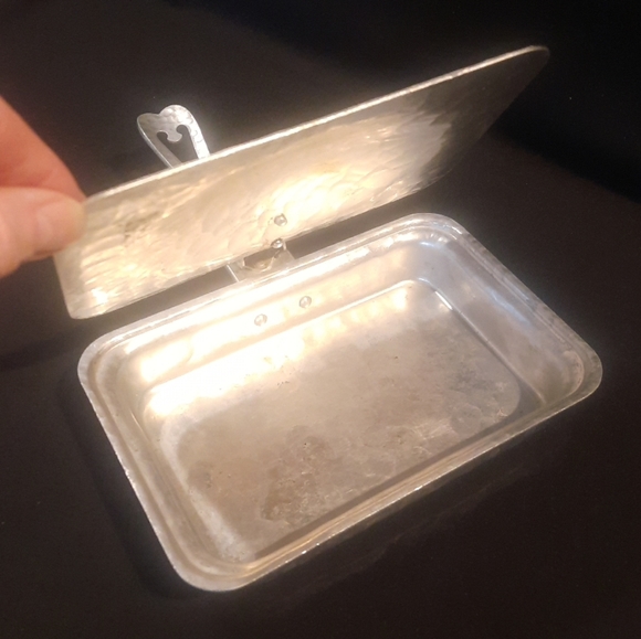 Vtg Continental Silver Silent Butler Hammered Aluminum Flip Top Crumb Catcher - Picture 5 of 9